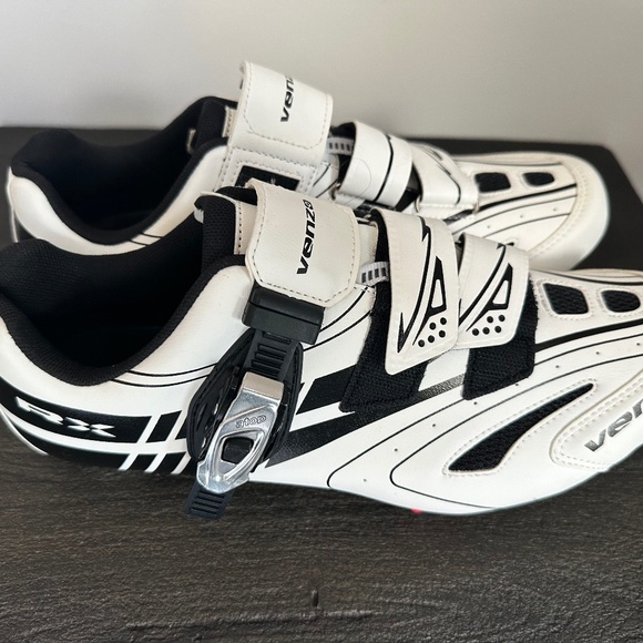 Venzo Shoes - Venzo Women’s Cycling Shoes with Delta Clips — Size 11 | New